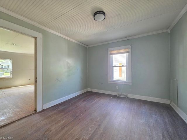 209 6th Avenue, Mayodan, NC 27027