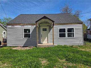 209 6th Avenue, Mayodan, NC 27027