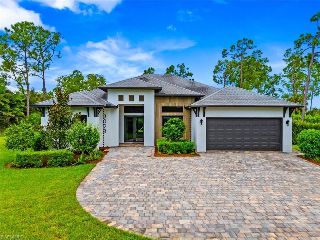 3028 Woodstock AVE, Naples, FL 34120