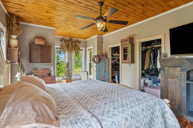 55686 Parkville Road, Mendon, MI 49072