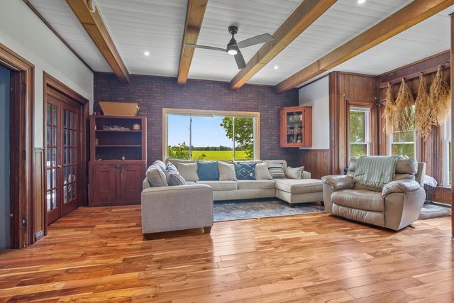 55686 Parkville Road, Mendon, MI 49072