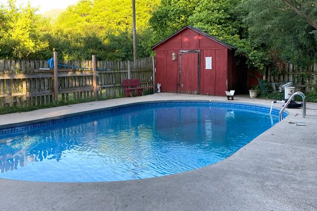 55686 Parkville Road, Mendon, MI 49072