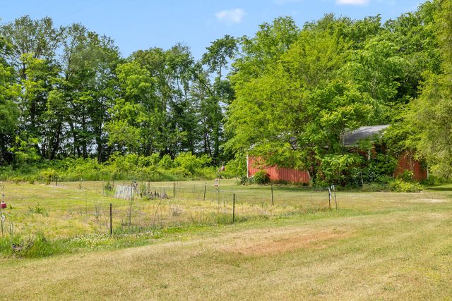 55686 Parkville Road, Mendon, MI 49072