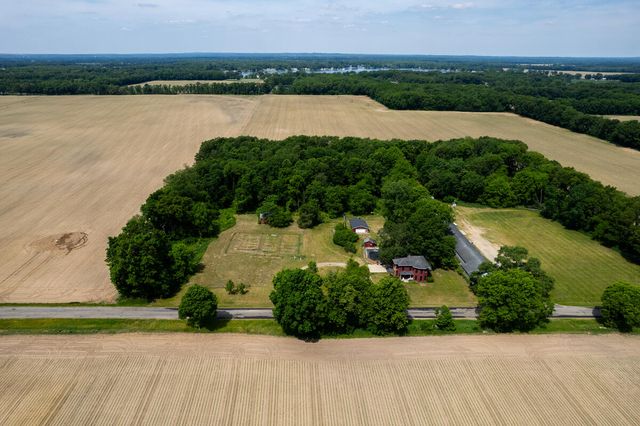 55686 Parkville Road, Mendon, MI 49072