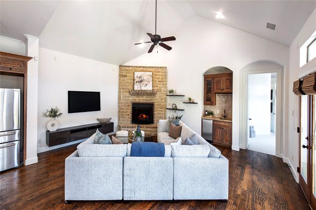 3606 S Versailles Avenue, Dallas, TX 75209