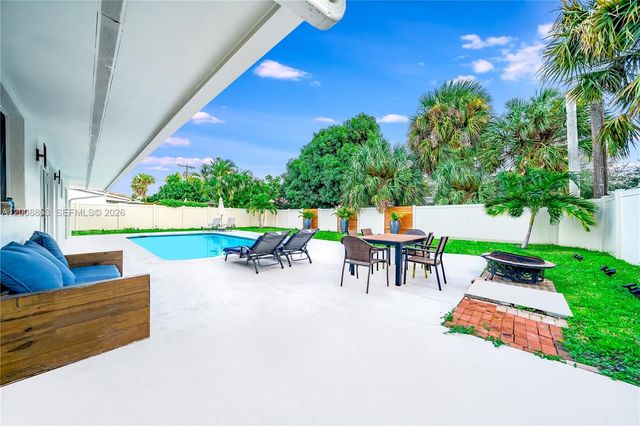 1940 NE 62nd St, Fort Lauderdale, FL 33308