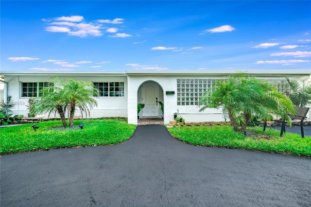 1940 NE 62nd St, Fort Lauderdale, FL 33308