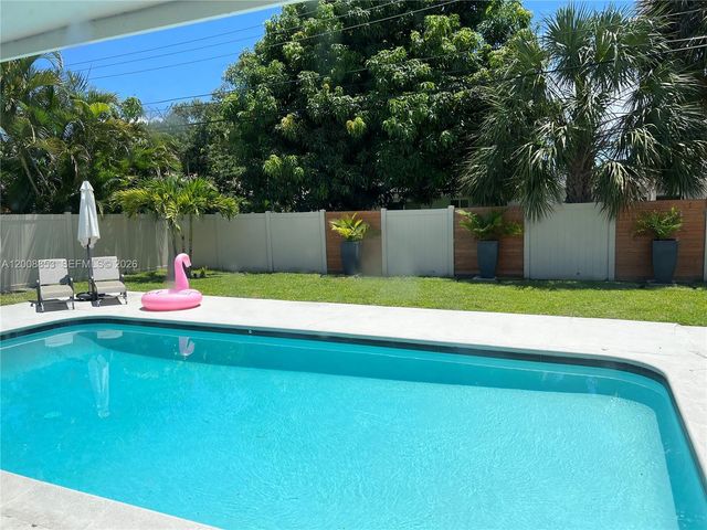 1940 NE 62nd St, Fort Lauderdale, FL 33308