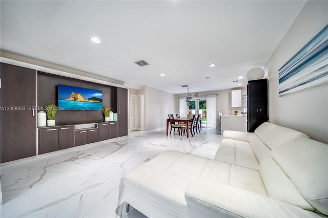 1940 NE 62nd St, Fort Lauderdale, FL 33308