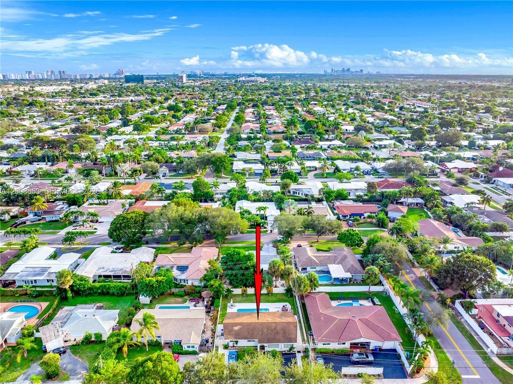 1940 NE 62nd St, Fort Lauderdale, FL 33308