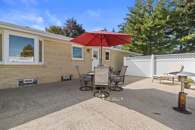 7306 12th STREET, Kenosha, WI 53144