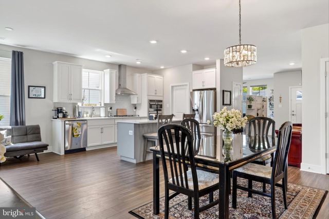 672 MAYFIELD FALLS DR, Newark, DE 19702