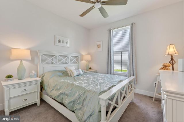 672 MAYFIELD FALLS DR, Newark, DE 19702