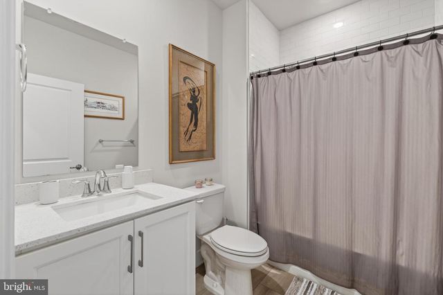672 MAYFIELD FALLS DR, Newark, DE 19702