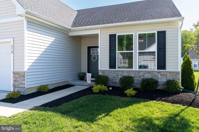 672 MAYFIELD FALLS DR, Newark, DE 19702