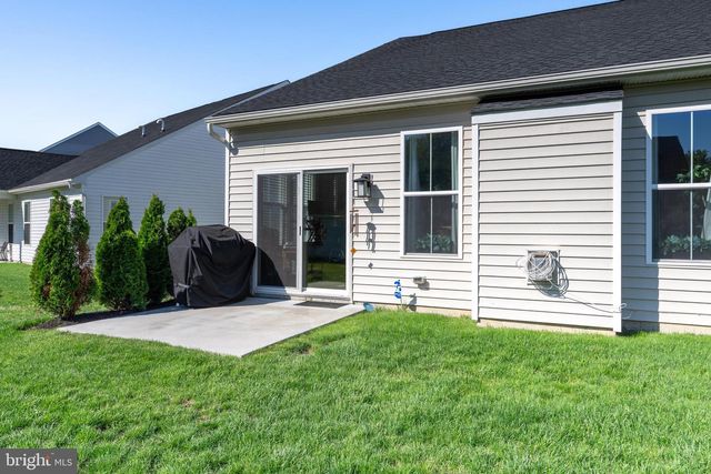 672 MAYFIELD FALLS DR, Newark, DE 19702
