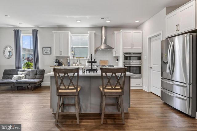 672 MAYFIELD FALLS DR, Newark, DE 19702