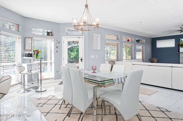 425 OAK POND Drive, Jacksonville, FL 32259