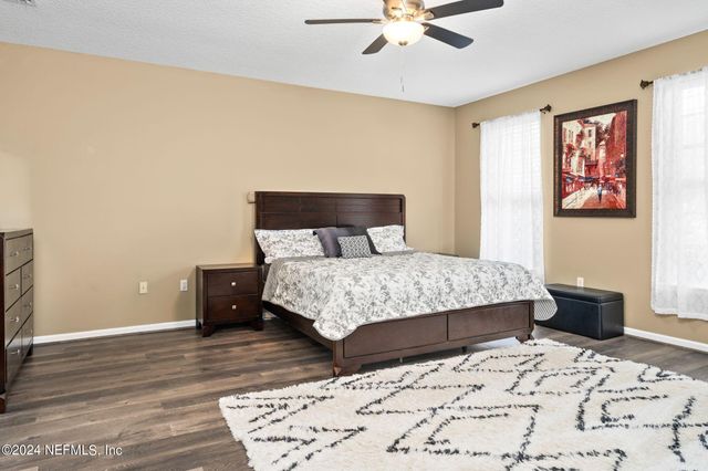 425 OAK POND Drive, Jacksonville, FL 32259