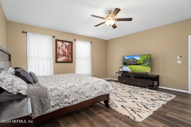 425 OAK POND Drive, Jacksonville, FL 32259