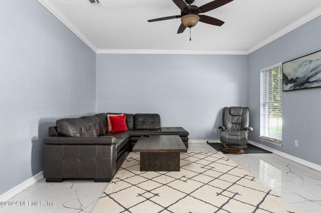 425 OAK POND Drive, Jacksonville, FL 32259