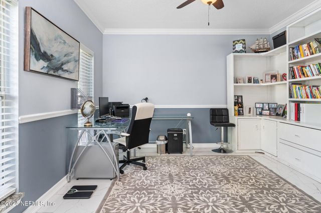 425 OAK POND Drive, Jacksonville, FL 32259