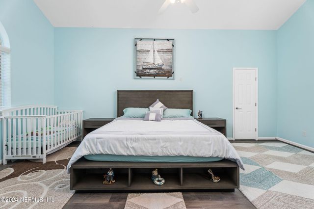 425 OAK POND Drive, Jacksonville, FL 32259