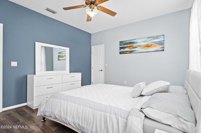 425 OAK POND Drive, Jacksonville, FL 32259