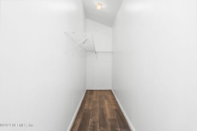 425 OAK POND Drive, Jacksonville, FL 32259