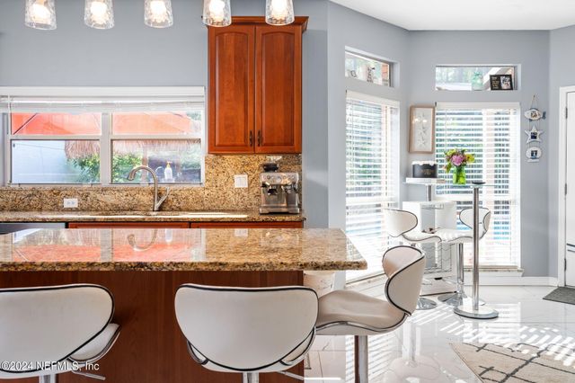 425 OAK POND Drive, Jacksonville, FL 32259