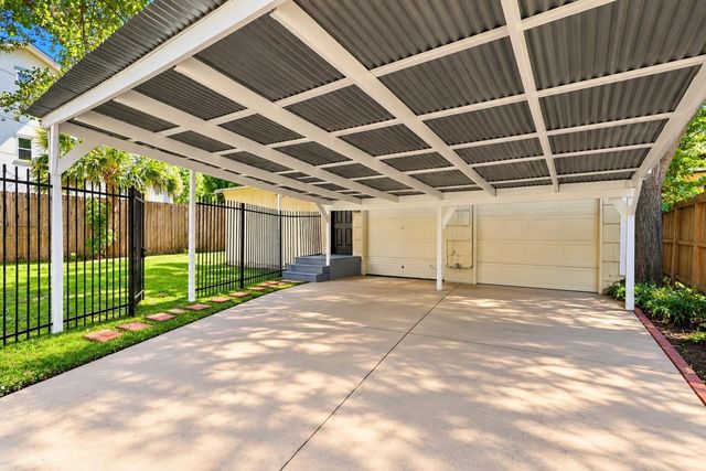 4505 Larch Lane C, Bellaire, TX 77401