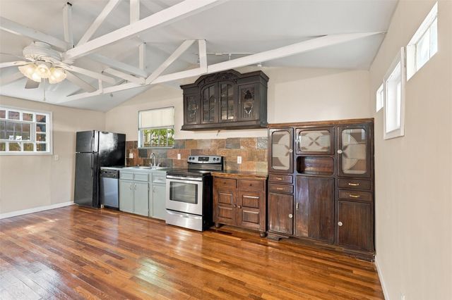 4505 Larch Lane C, Bellaire, TX 77401