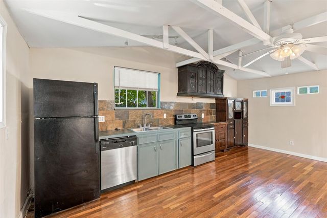 4505 Larch Lane C, Bellaire, TX 77401