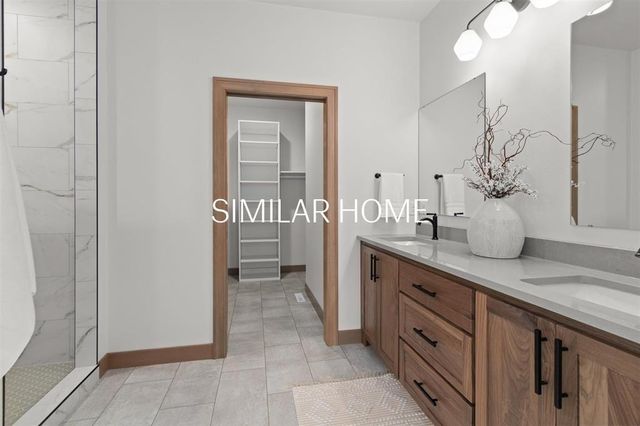 W5759 ROUNDSTONE PLACE, Menasha, WI 54952