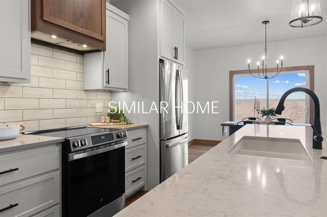 W5759 ROUNDSTONE PLACE, Menasha, WI 54952