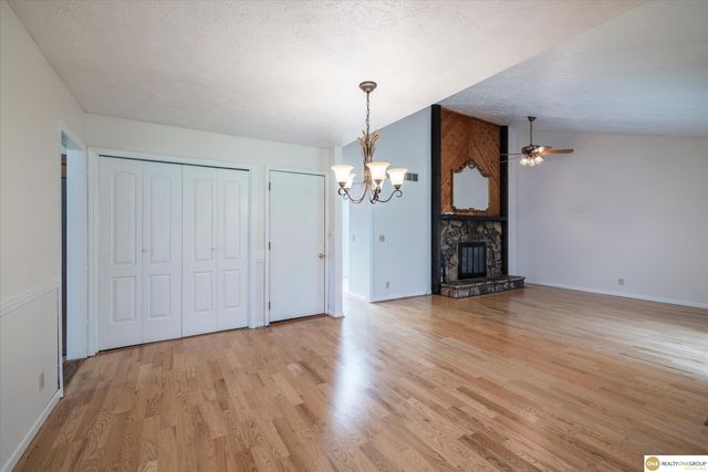 10636 Spaulding Circle, Omaha, NE 68134