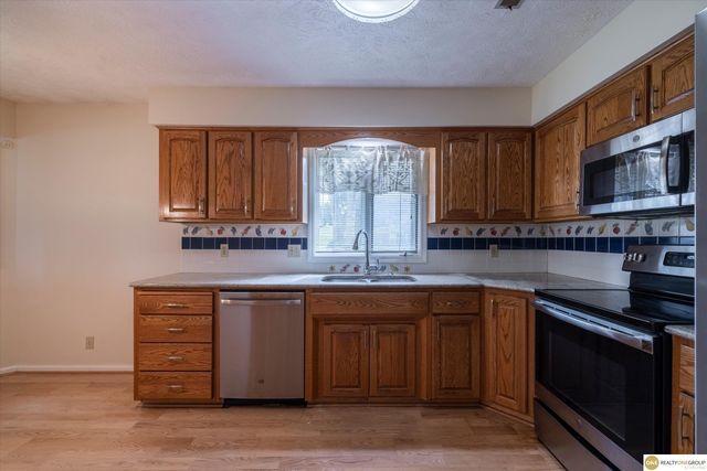 10636 Spaulding Circle, Omaha, NE 68134