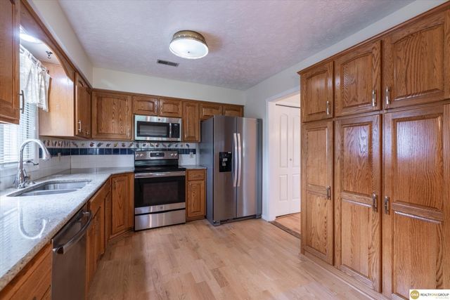 10636 Spaulding Circle, Omaha, NE 68134