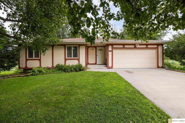 10636 Spaulding Circle, Omaha, NE 68134