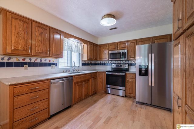 10636 Spaulding Circle, Omaha, NE 68134