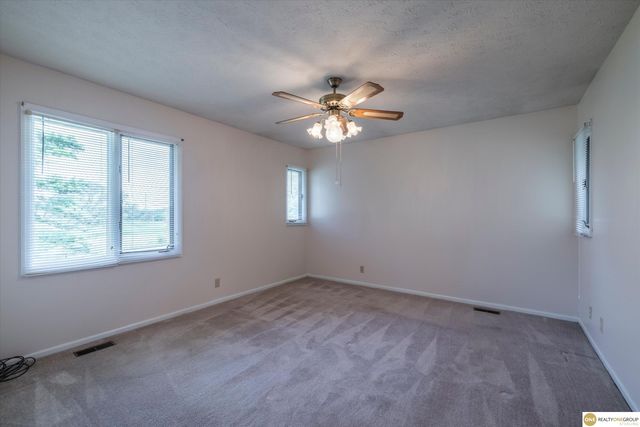 10636 Spaulding Circle, Omaha, NE 68134