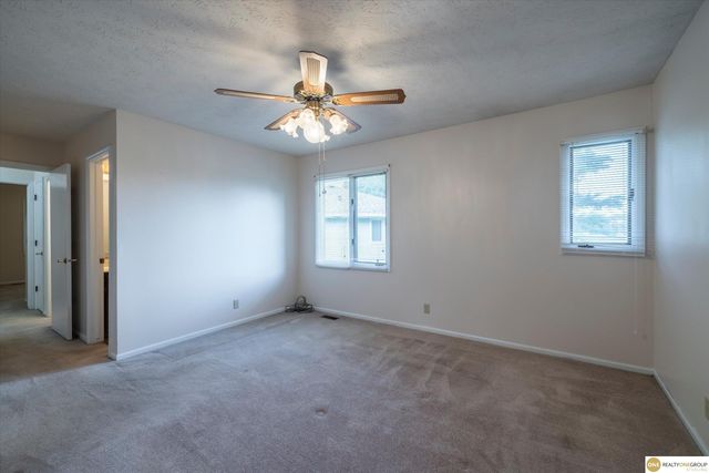 10636 Spaulding Circle, Omaha, NE 68134
