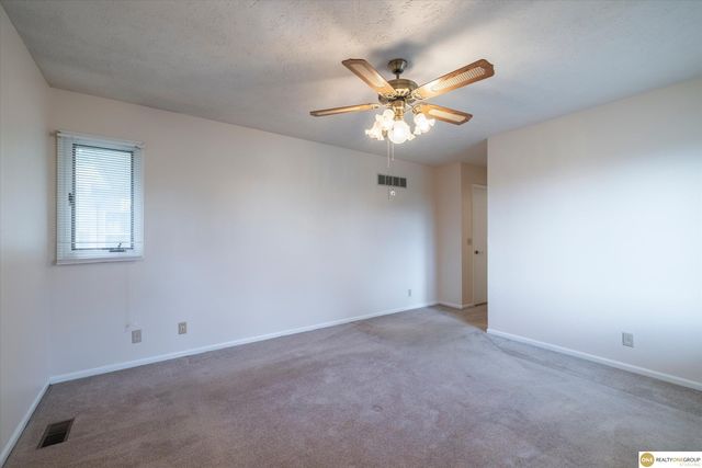 10636 Spaulding Circle, Omaha, NE 68134