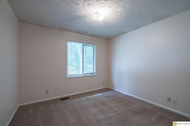 10636 Spaulding Circle, Omaha, NE 68134