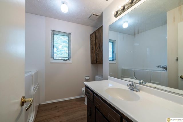 10636 Spaulding Circle, Omaha, NE 68134