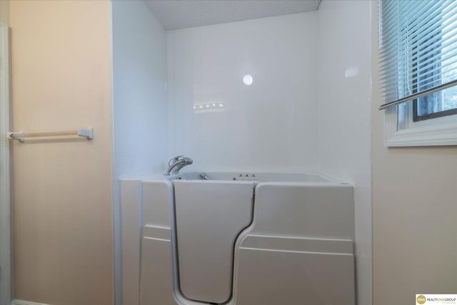 10636 Spaulding Circle, Omaha, NE 68134