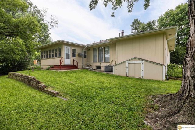 10636 Spaulding Circle, Omaha, NE 68134