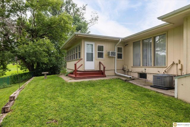 10636 Spaulding Circle, Omaha, NE 68134