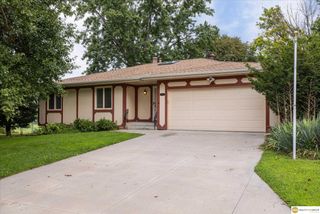10636 Spaulding Circle, Omaha, NE 68134