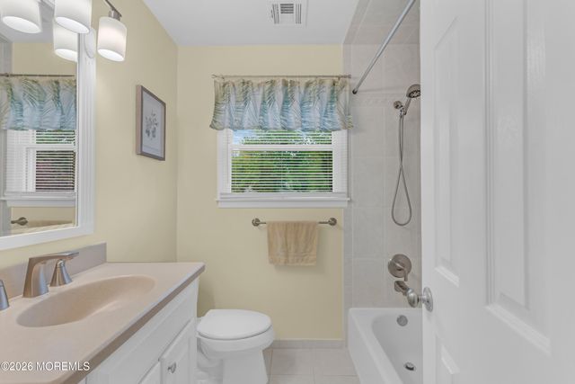 34 Millbrook Drive, Middletown, NJ 07748